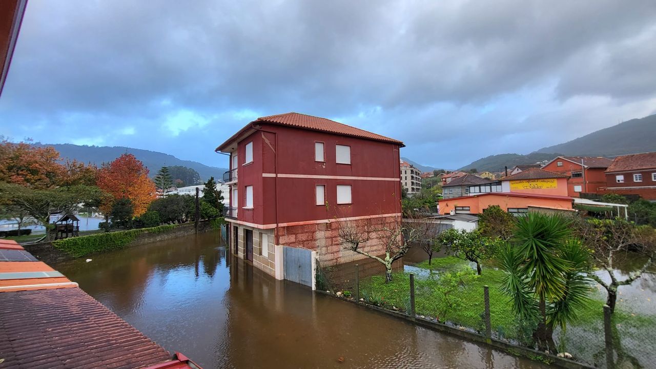 El Temporal Corta La L Nea De Tren En Vigo Obliga A Desviar Vuelos De