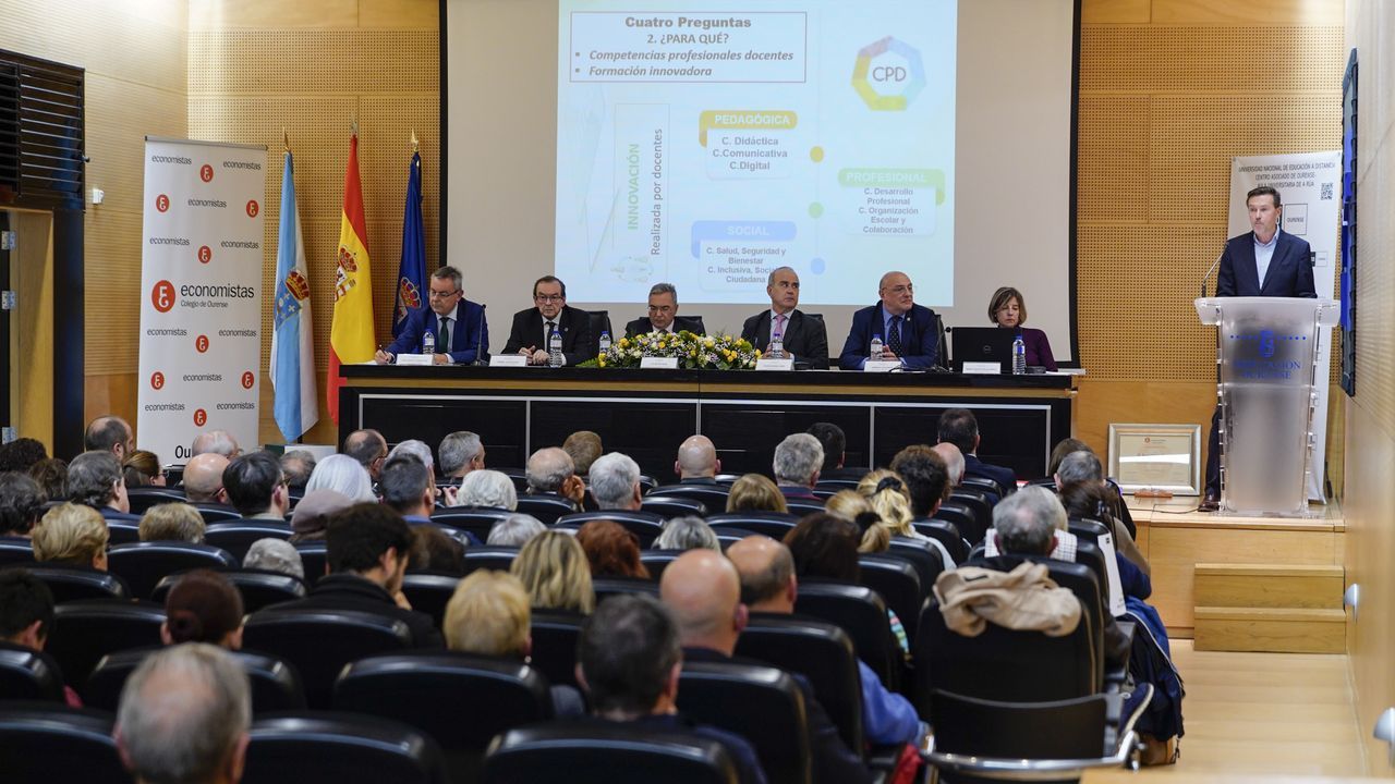 El Rector De La Uned Ricardo Mairal Abri Oficialmente El Curso En