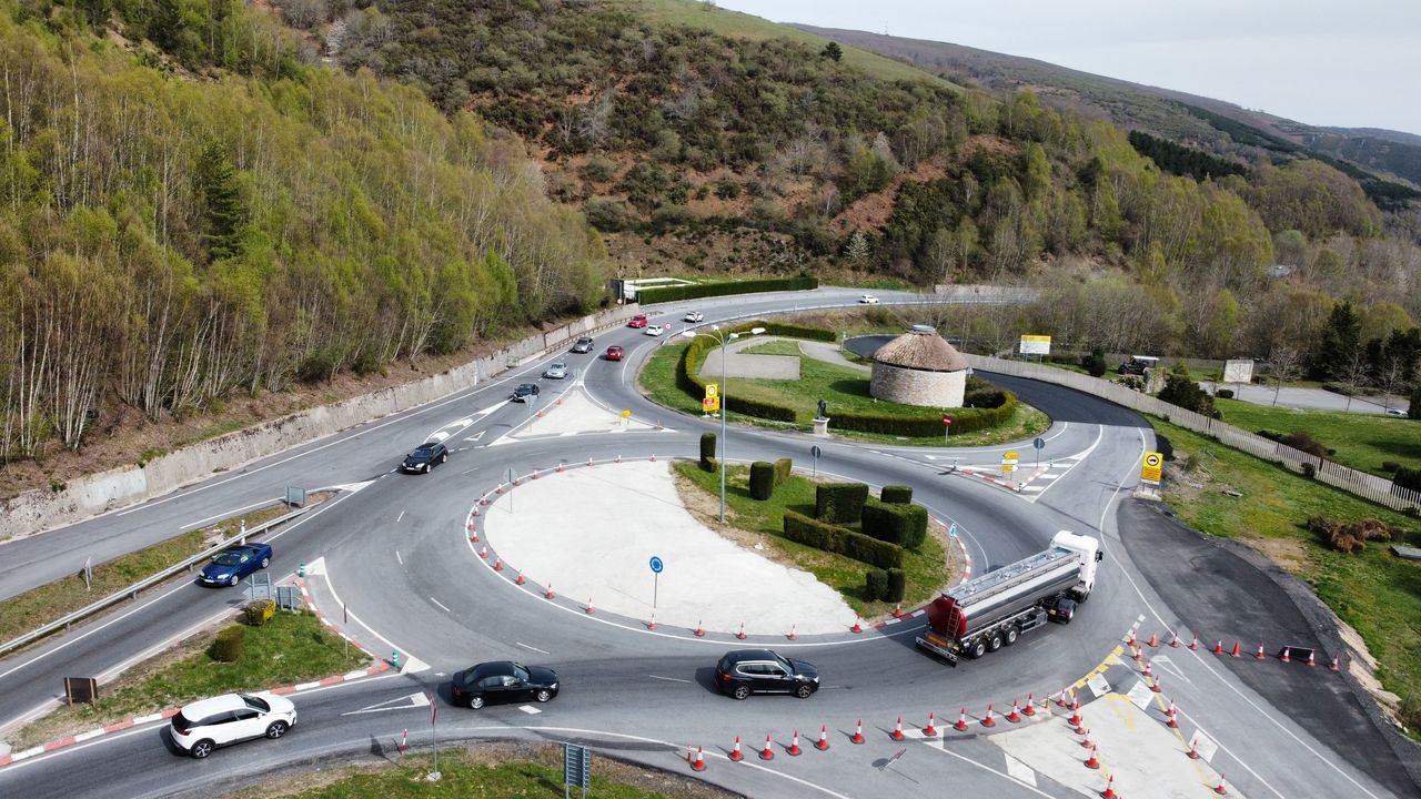 Operación retorno Atascos puntuales en la salida de Galicia por la N 6