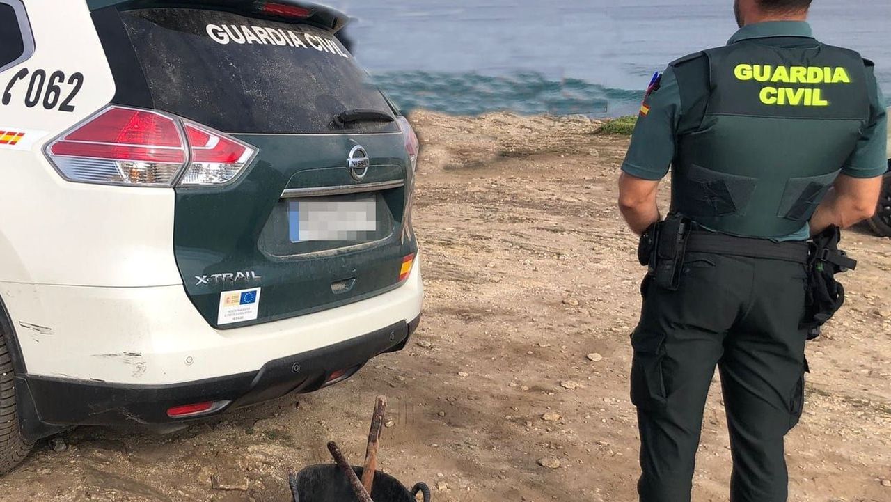 La Guardia Civil De A Laracha Se Incauta De Kilos De Percebes En La