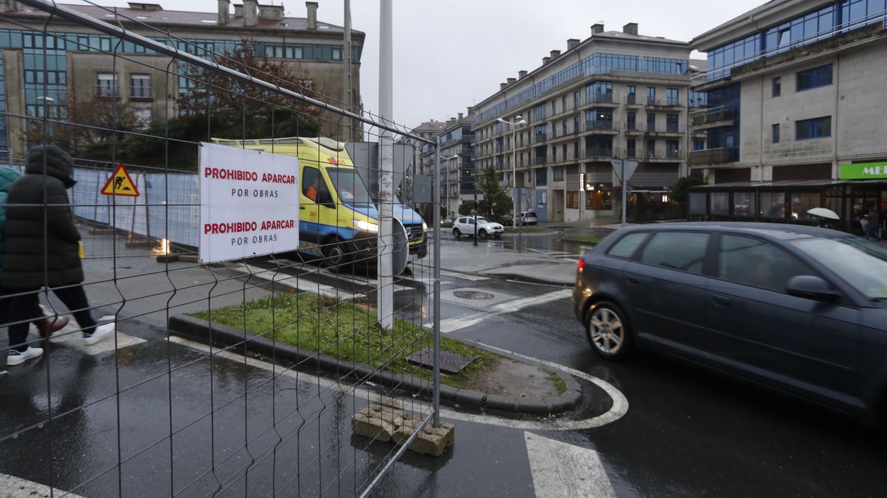 El Caos Para Aparcar En El Hospital Cl Nico De Santiago Se Agrava Con