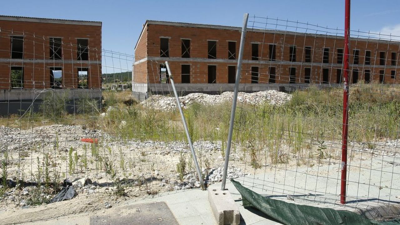 El Banco Malo Pone A La Venta Catorce Edificios A Medio Construir En