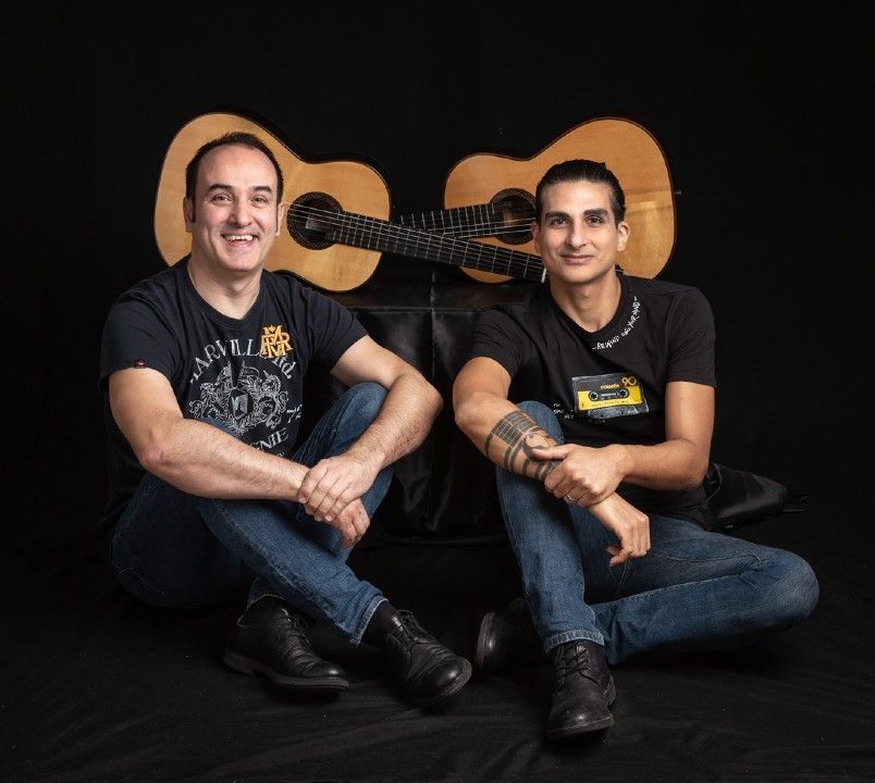 Duosfera (Italia)<br /> Fundado en 2018 por Daniele Fabio y Giulio Tampalini, combina repertorio clásico, música tradicional italiana y composiciones originales. Fabio es multiinstrumentista y compositor, Tampalini es un guitarrista reconocido internacionalmente y artista de Warner Classics. Juntos crean una innovadora fusión de sonidos clásicos y contemporáneos.