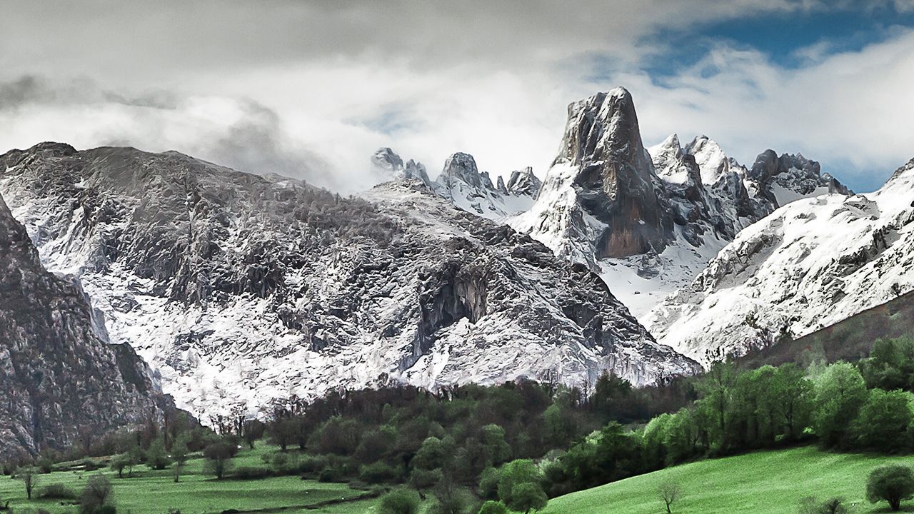 Una Foto Fija Al Perfil Del Urriellu
