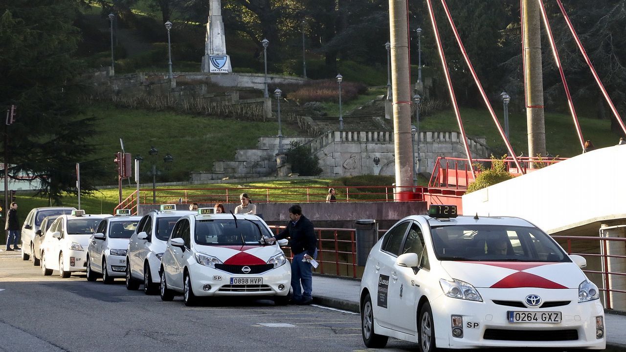 Los Taxistas Y Marea Quieren Que El Concello Rescate 200 Licencias