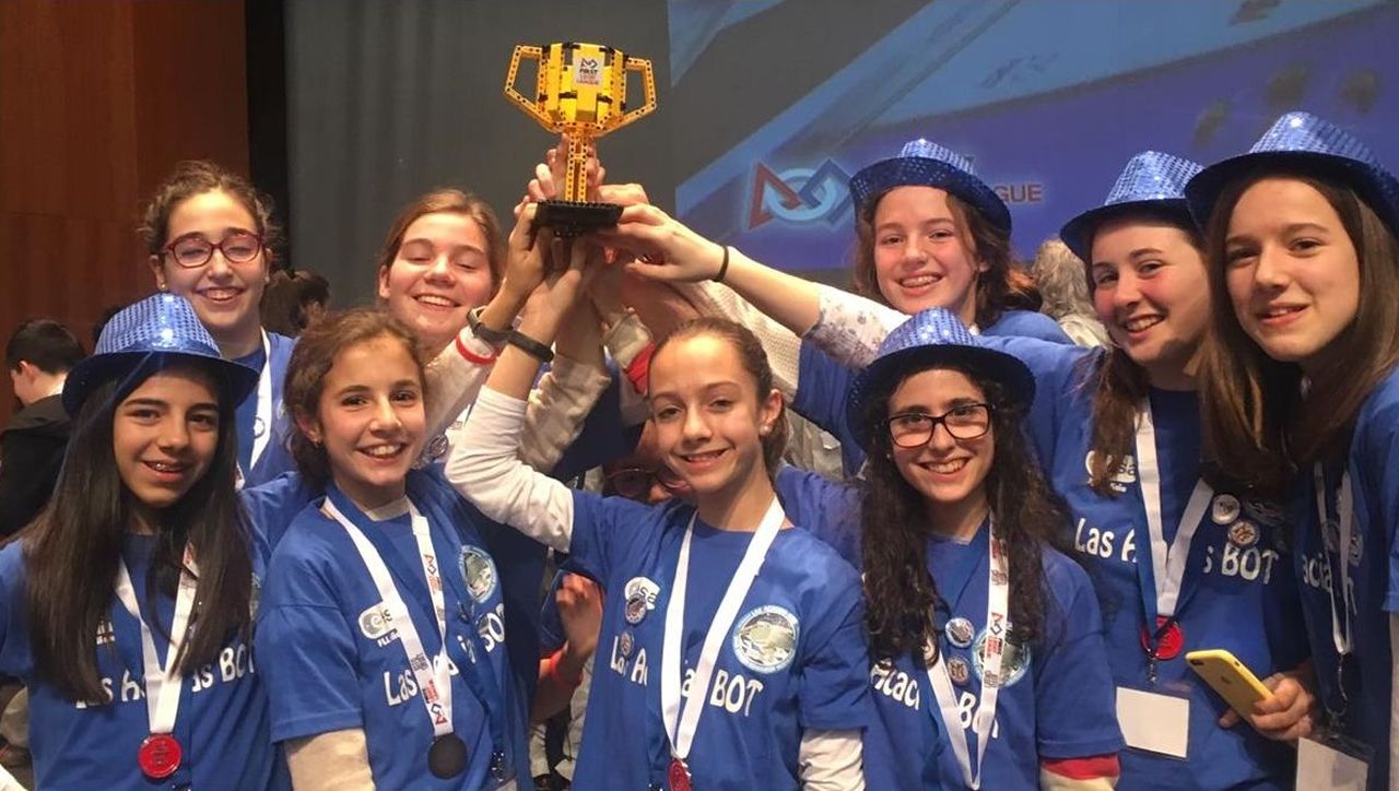 Alumnas De Las Acacias De Vigo Son Seleccionadas Para Representar A Espana En La First Lego League