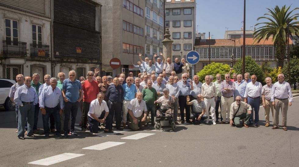 El 22 ª Encontro De Amigos De Los 50 Reunio En Carballo A 65 Comensales