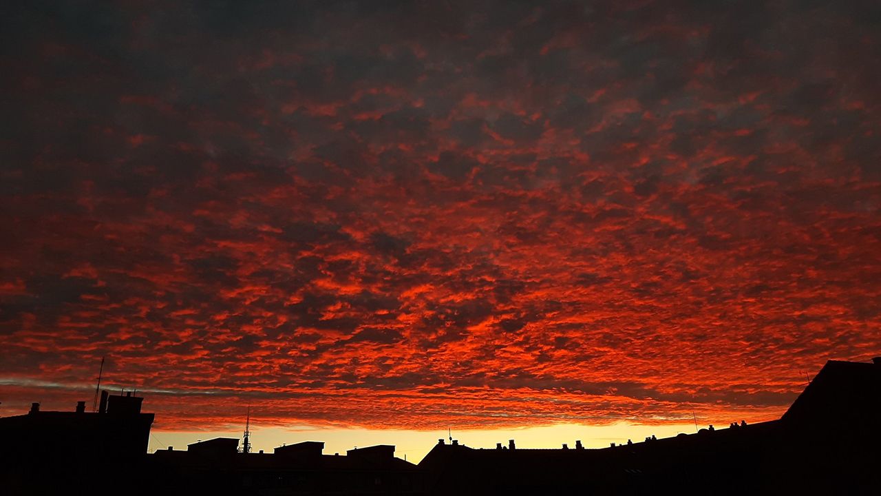 El Amanecer Mas Marciano De Oviedo