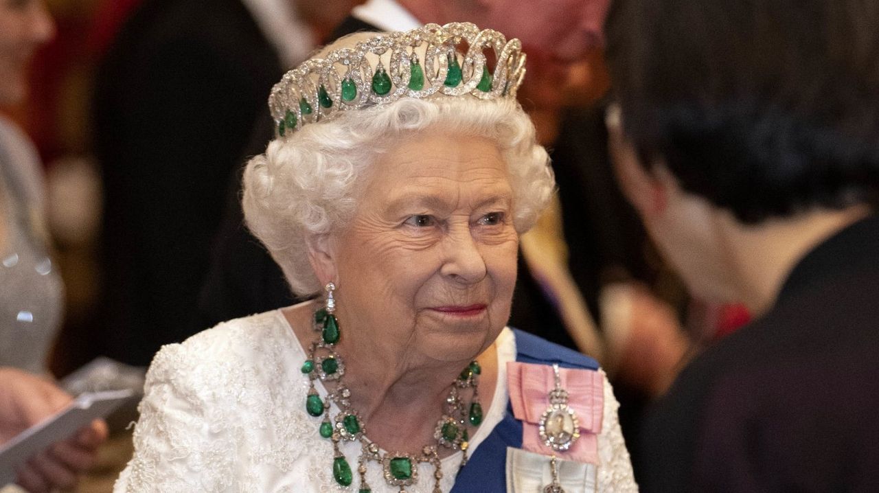 El exsecretario de la reina Isabel II: «No le queda mucho tiempo de vida»