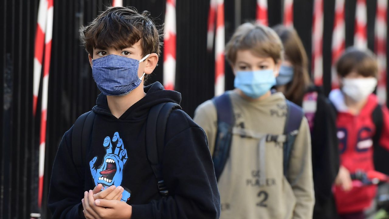 Última hora de la pandemia en el mundo: Francia cierra 70 escuelas en la  primera semana de desescalada