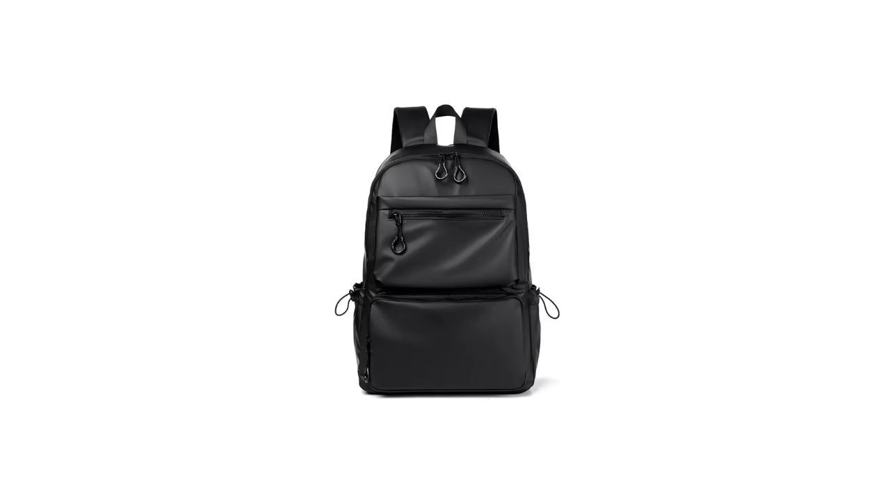 La Mochila para ordenador de 14 pulgadas apuesta por un dise�o minimalista que encaja tanto con ropa informal como con un look m�s profesional. Su tama�o compacto es ideal para quienes usan port�tiles de hasta 14 pulgadas y no necesitan transportar demasiadas cosas adicionales. A pesar de su ligereza, ofrece buena capacidad interior para documentos, cargador y accesorios. Es una alternativa pr�ctica para estudiantes o trabajadores que buscan comodidad sin volumen excesivo.