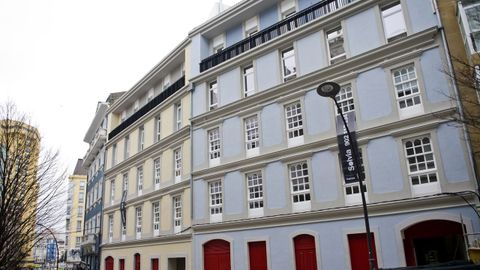 Solvia publicita en su web una de las promociones más llamativas de A Coruña, la de estos dos edificios en la calle Fernández Latorre