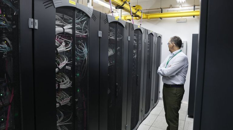 Fedea cuestiona el giro intervencionista en el acceso a la red eléctrica