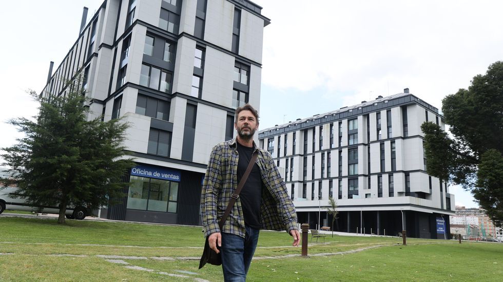 10 minutos con Ins Rey.Vctor Snchez, uno de los vecinos que compr una vivienda ubicada en los viejos terrenos de Tafisa.