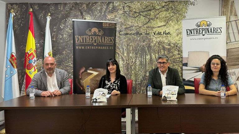 El director de la fábrica de Entrepinares de Vilalba, Javier Gato; la alcaldesa, Marta Rouco; el consejero delegado de la firma, José Manuel García Bejines, y la concejala Paula Vigo, este martes en Vilalba