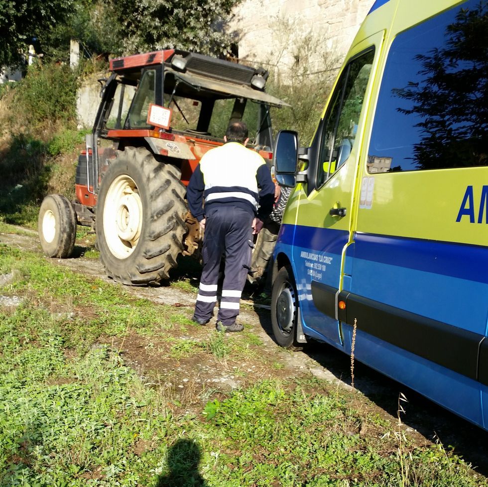 La oficina de Turismo, derecha, est� en Vigo de Sarria. 