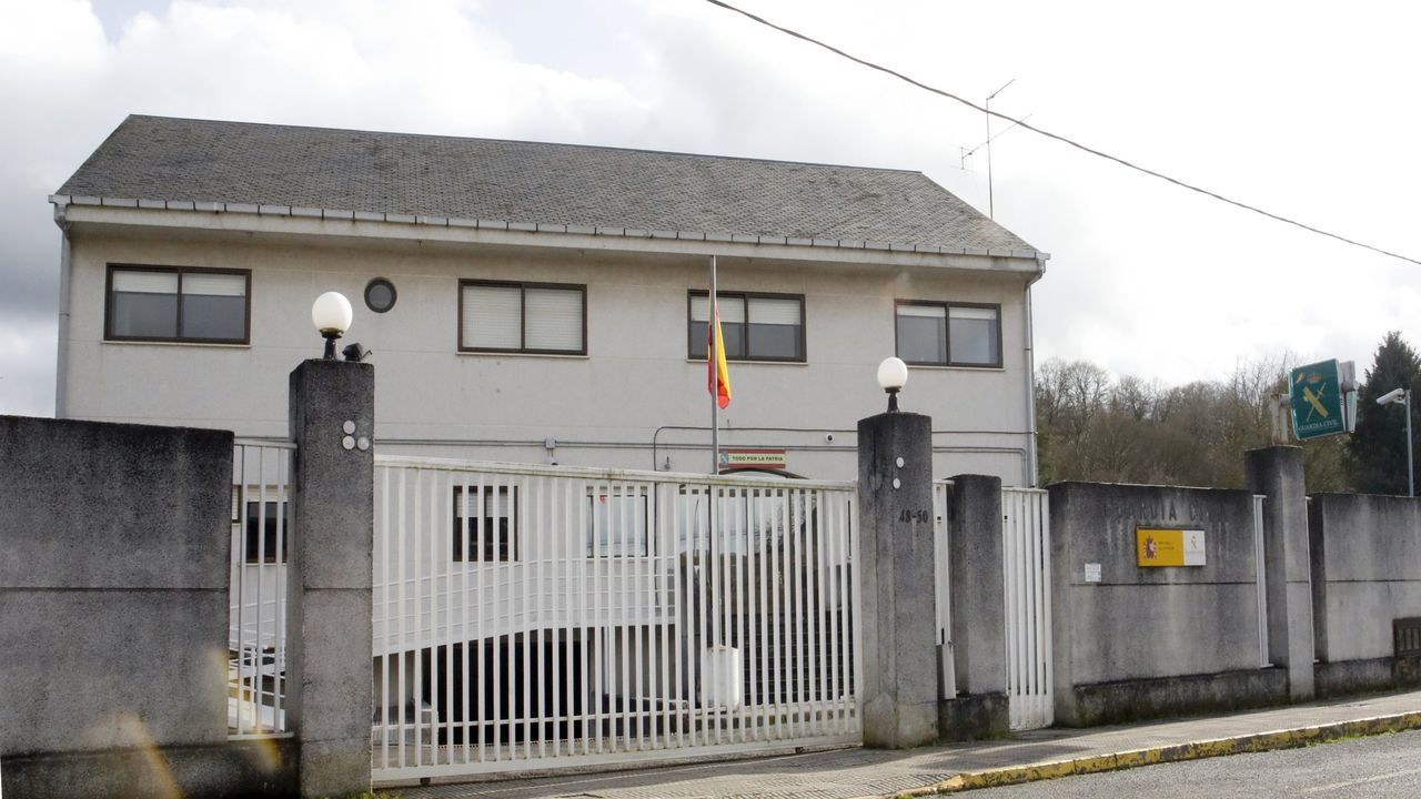 Las obras de la estación de tren de Lugo, en imágenes.Cuartel de la Guardia Civil de Sarria.