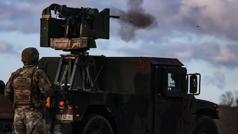 Vota y opina: ¿Qué te parece la ley alemana que exigirá a los hombres en edad militar una autorización para estancias largas en el extranjero?