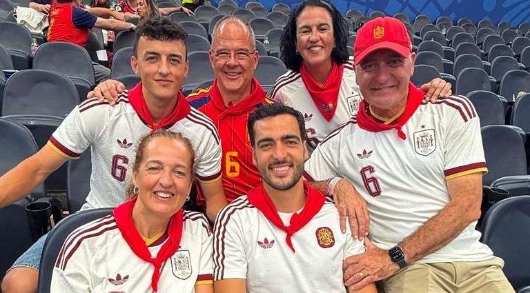 «Mikel, cuando nació, dio sus primeros pasos por A Madroa y Balaídos»