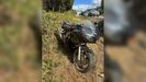 La moto se sali de la va por el margen derecho. 