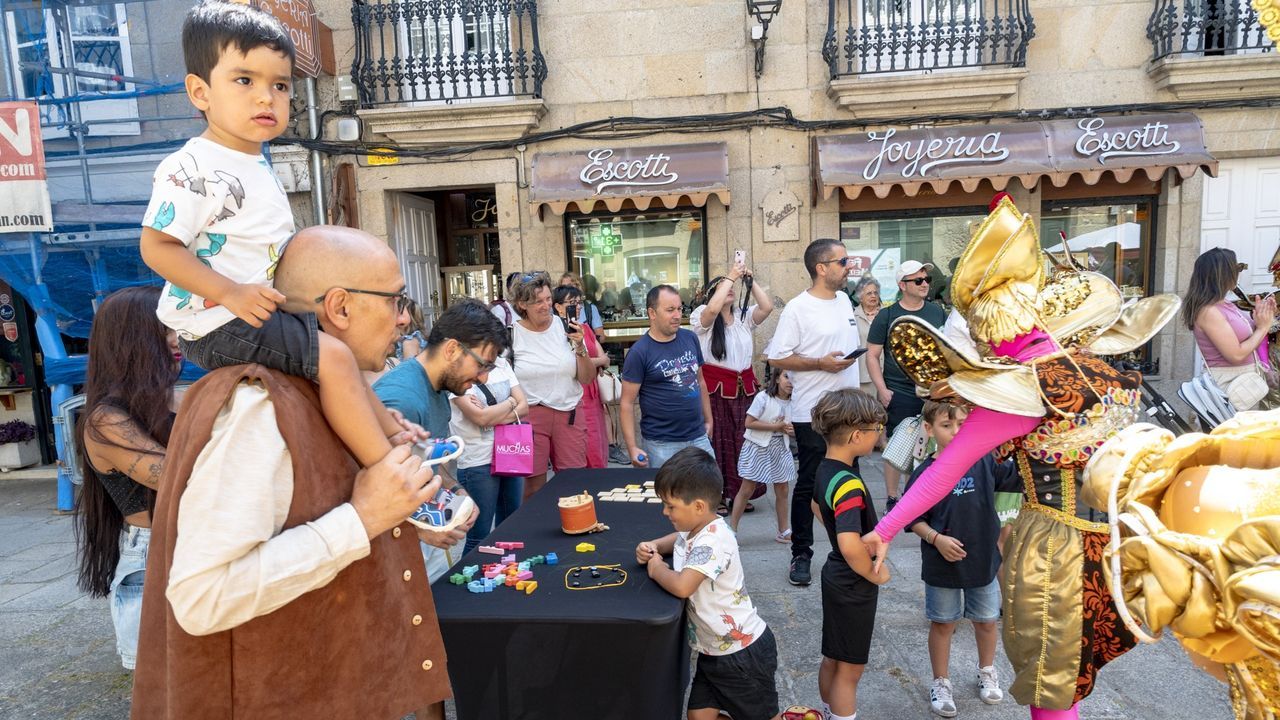 Las im&aacute;genes de la clausura de la mostra de Teatro Afeccionado Labarta Pose.Imaxe da pasada edici&oacute;n da Feira Medieval