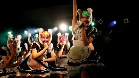Las integrantes del grupo japones Virtual Currency Girls durante una de sus actuaciones en Tokio.