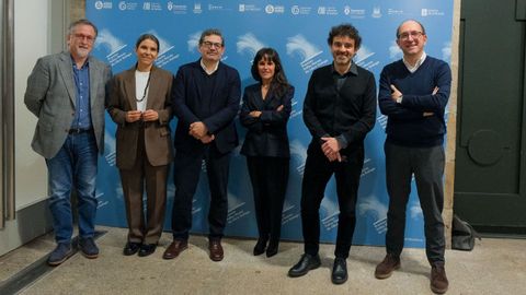 Representatives of the organizing institutions and the Xunta, Concello and Deputación presented this Mercore at the ceremony of the two Follas Novas do Libro Galego awards.