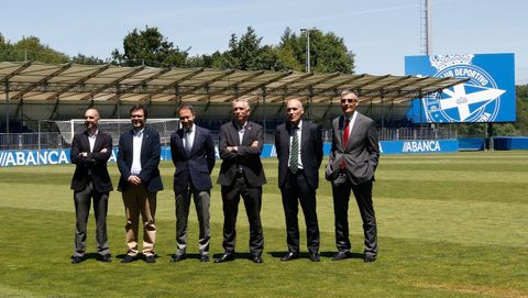 Zas y su consejo de administración en su primera visita a Abegondo el día después de ser elegidos.