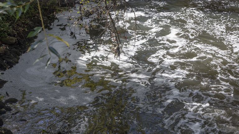 Más de 350.000 gallegos viven sin conexión al alcantarillado por la dispersión geográfica