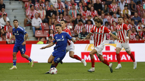 Derbi asturiano entre el Real Sporting de Gijon y el Real Oviedo en El Molin�n