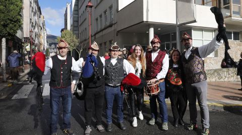 Os dos Venres son un grupo de amigos que se conocieron el Centro Gallego de Madrid.