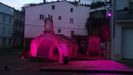 Consistorios y edificios emblemáticos de A Mariña se iluminan de rosa por el cáncer de mama