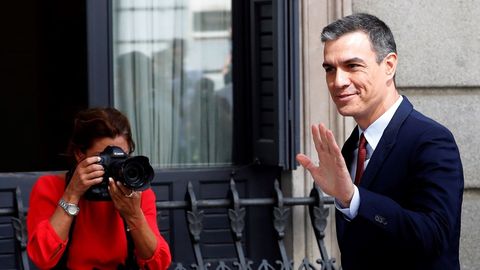 Pedro Snchez, candidato socialista a la presidencia, en su llegada al Congreso para el debate de investidura.