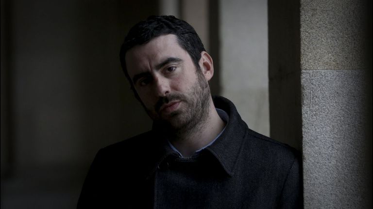 IÑAKI DOMÍNGUEZ, AUTOR DE «CÓMO SER FELIZ A MARTILLAZOS»