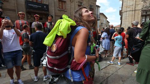 Turistas y peregrinos en las calles de Santiago