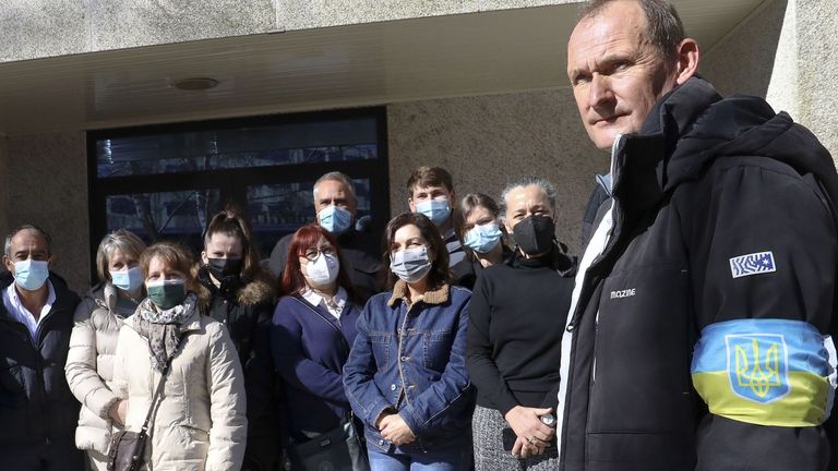 Ciudadanos ucranianos reunidos este lunes en Santiago para pedir ayuda para su país