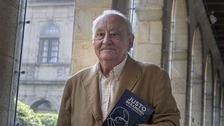 Justo Beramendi, hai xusto dous anos, en xullo do 2022, no Museo do Pobo Galego, falando do seu libro <span lang="gl">Galego por elección </span>