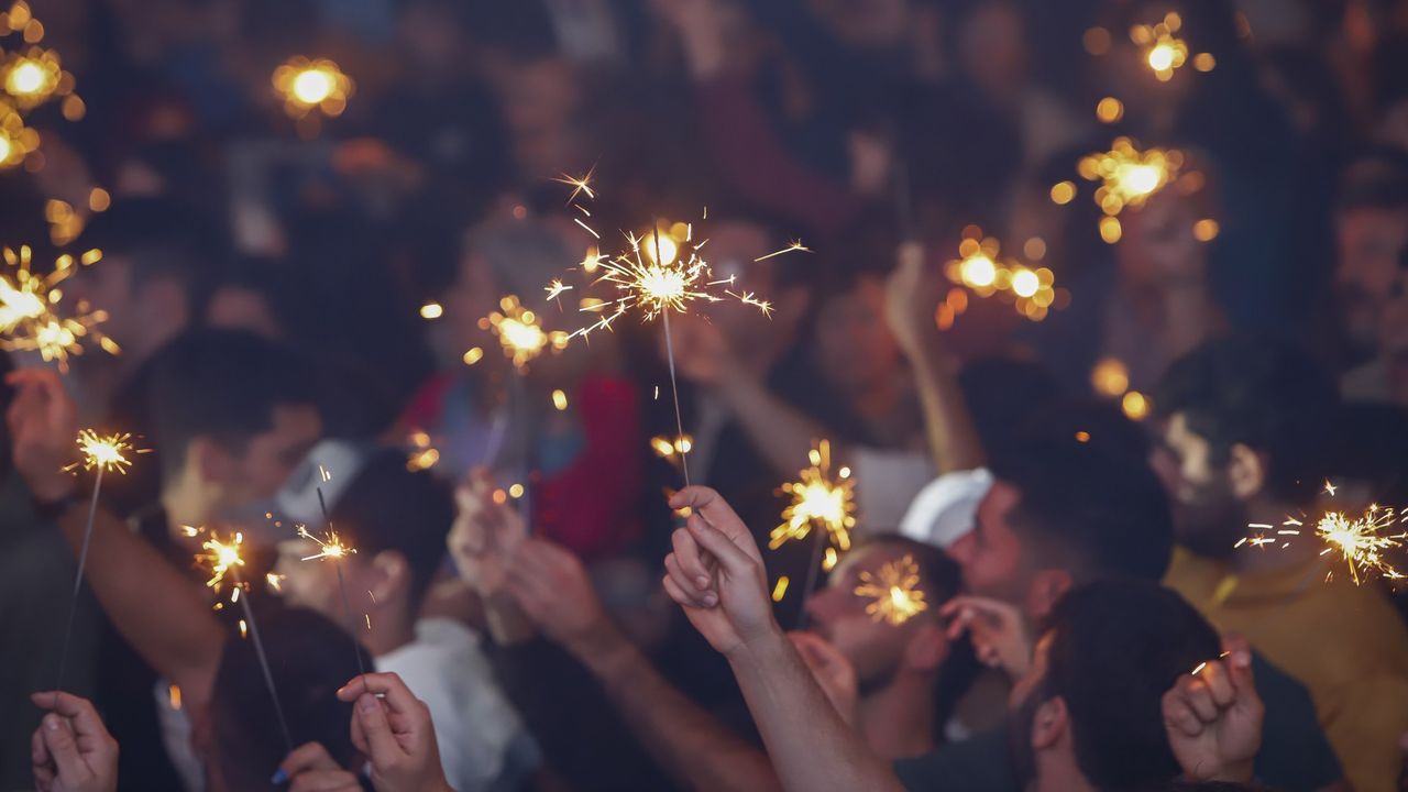 As son las termas de A Chavasqueira de Ourense, reconstruidas y reabiertas.Rianxo despedir este viernes sus fiestas patronales cantando la Rianxeira.