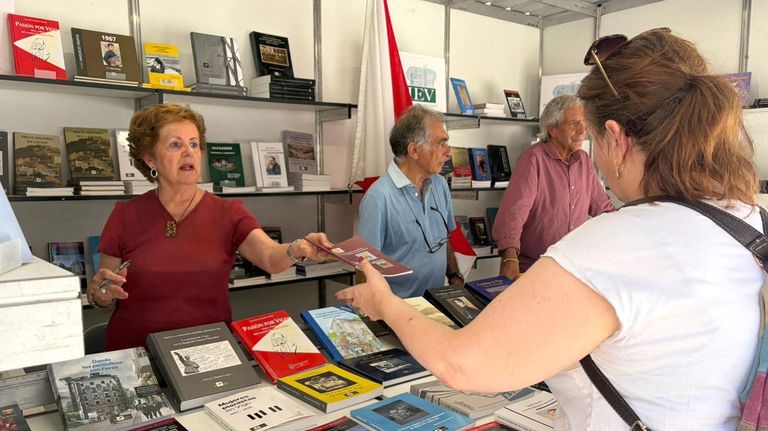 Presentaciones, firmas y talleres de dibujo en la Feria del Libro de Vigo