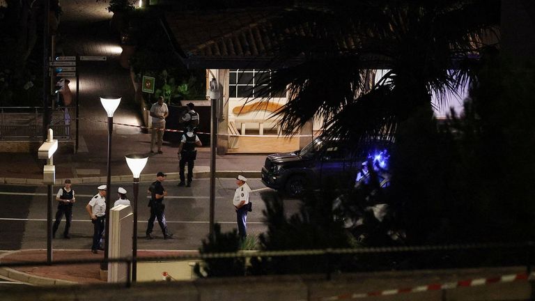 La explosión de un paquete bomba deja tres heridos graves en Mónaco, entre ellos un oligarca ucraniano