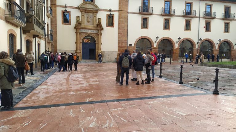 Estudiantes de la Universidad de Oviedo. ARCHIVO