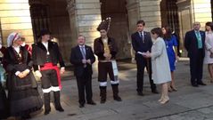 Recibimiento previo en el Obradoiro al arranque de la Ofrenda del Ap�stol