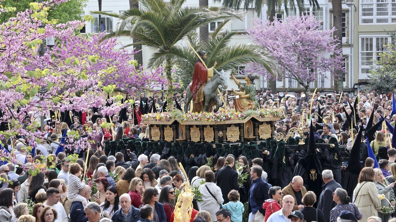 Ruta de las cascadas de Quiroga.Multitud ferrolana el Domingo de Ramos del pasado 2025.