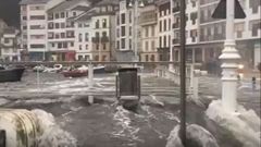 El mar cant�brico se revela en Luarca