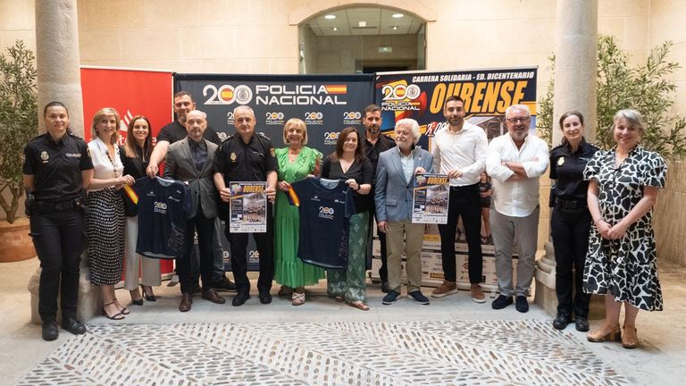 Representantes de CEO, Policía Nacional, Diputación y Concello presentan la carrera benéfica