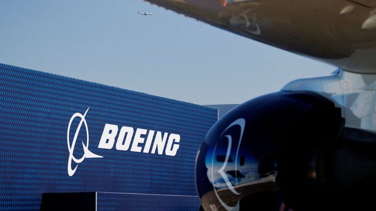 Boeing recortará 300 empleos en la cadena de suministro de defensa