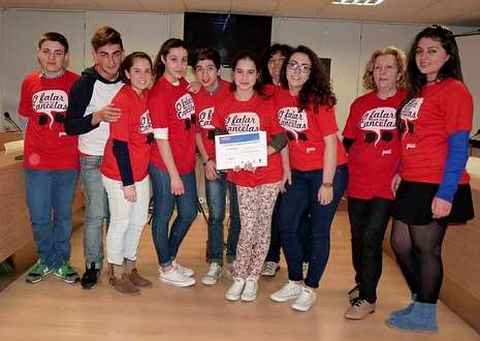 Os mozos do Parga Pondal acadaron o primeiro posto e recibiron 500 euros para material cultural en galego.