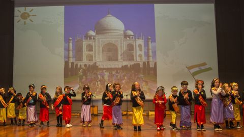 A Coruña. Fiesta de carnaval del colegio Andaina enmarcada en el proyecto Somos Países do Mundo