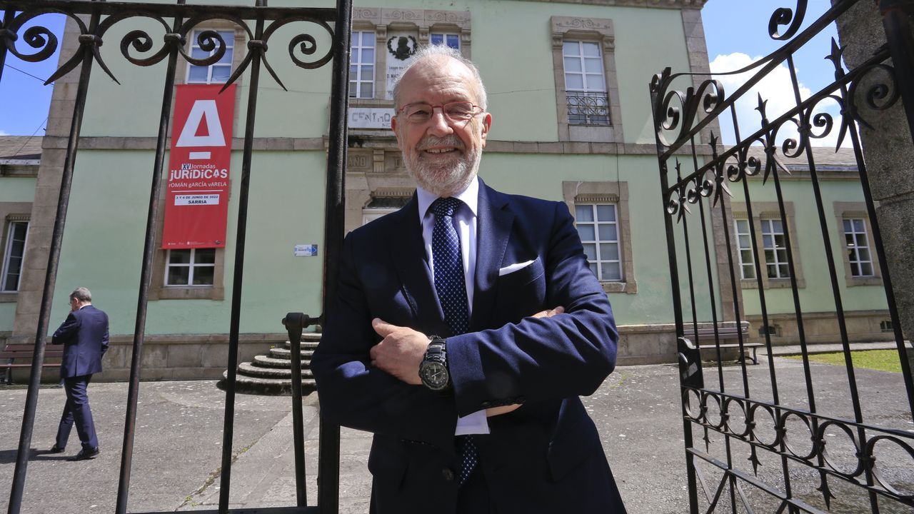 El vicepresidente del Tribunal Constitucional, Juan Antonio Xiol Ros, este viernes, en unas jornadas jurdicas en Sarria