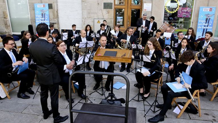 Bandas y coros en Navia, Princesa y colegiata